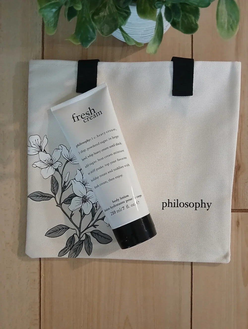 NWT Philosophy Fresh Cream Body Lotion With Brand New Philosophy Tote Bag